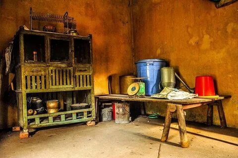 Vì sao quạt điện rất nhanh bám bụi?